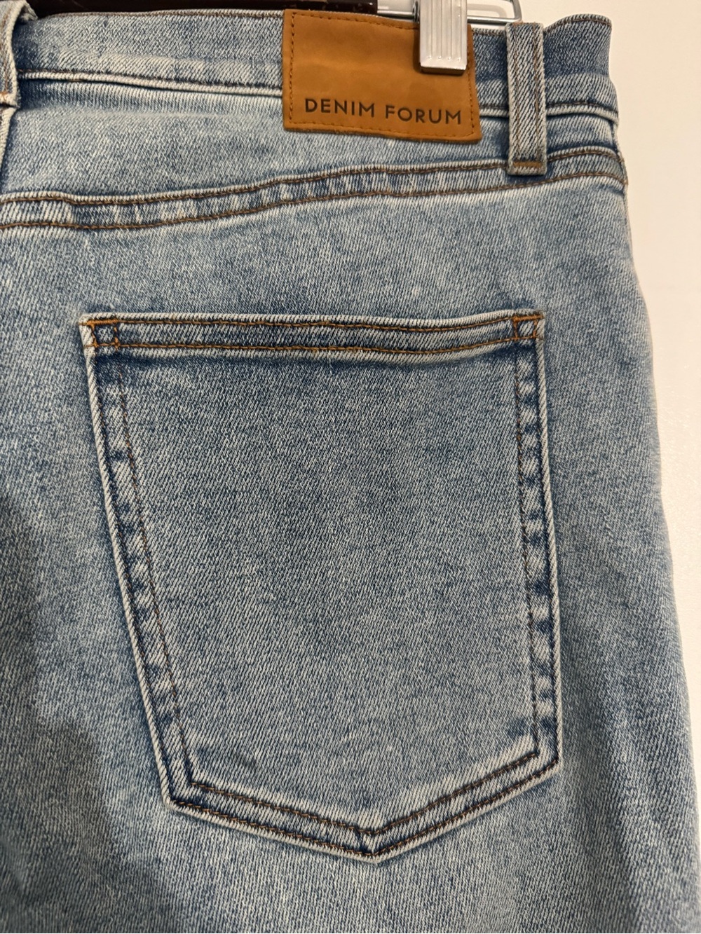 ✨ Aritizia Denim Forum The Bettie High Rise Flare Jeans ✨ - Picture 4 of 6